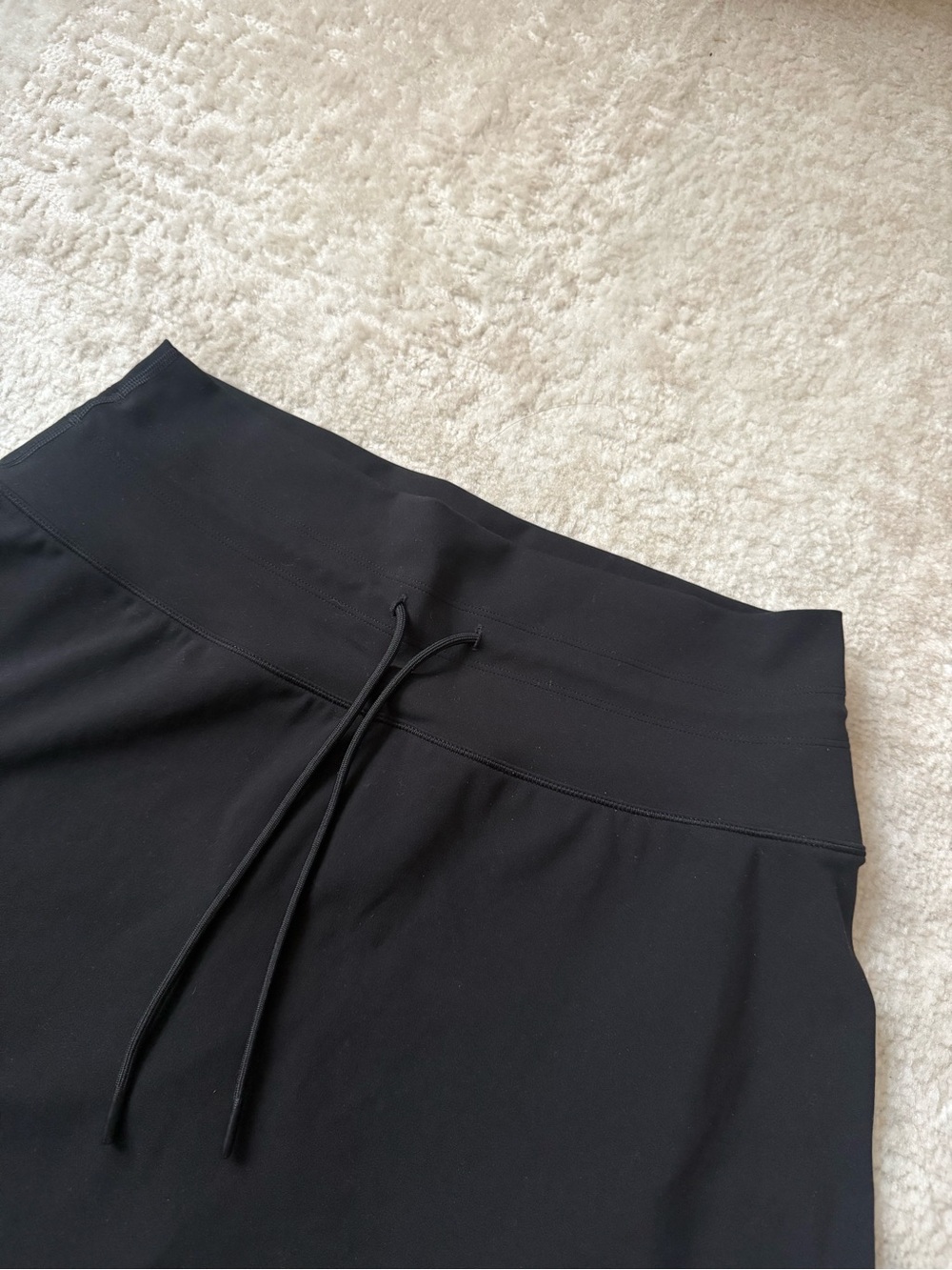 Vuori Daily Skirt in Black - Picture 3 of 6